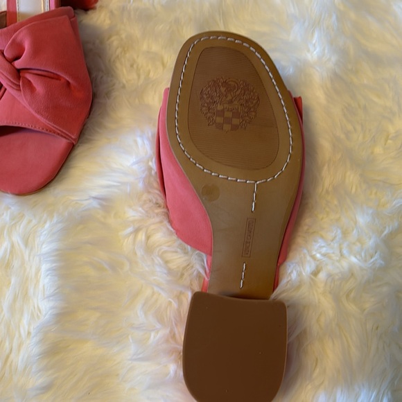 VINCE CAMUTO Kitten Heels 👠 - Picture 8 of 8